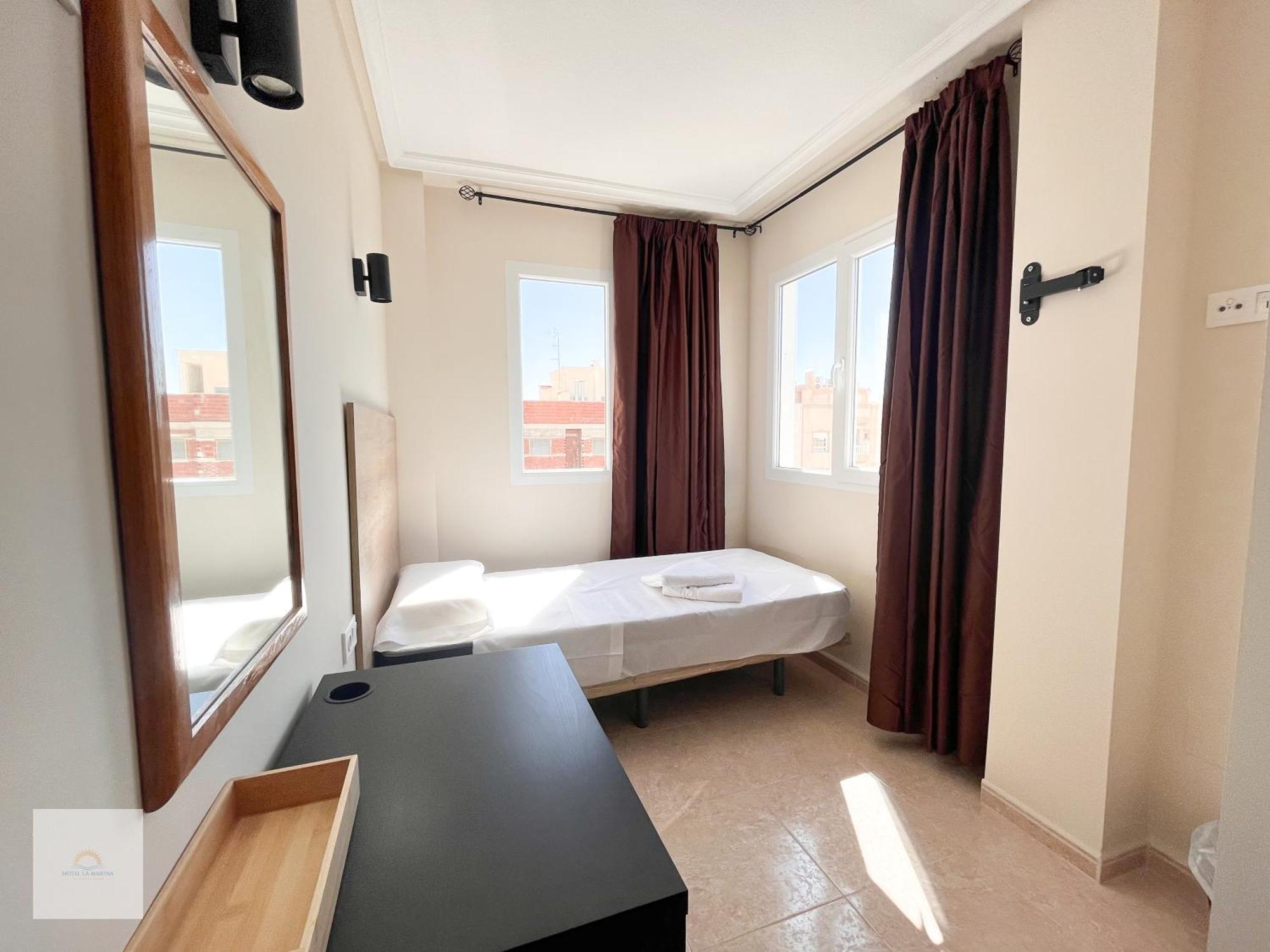 Hotel La Marina Elche Ла-Марина Екстер'єр фото